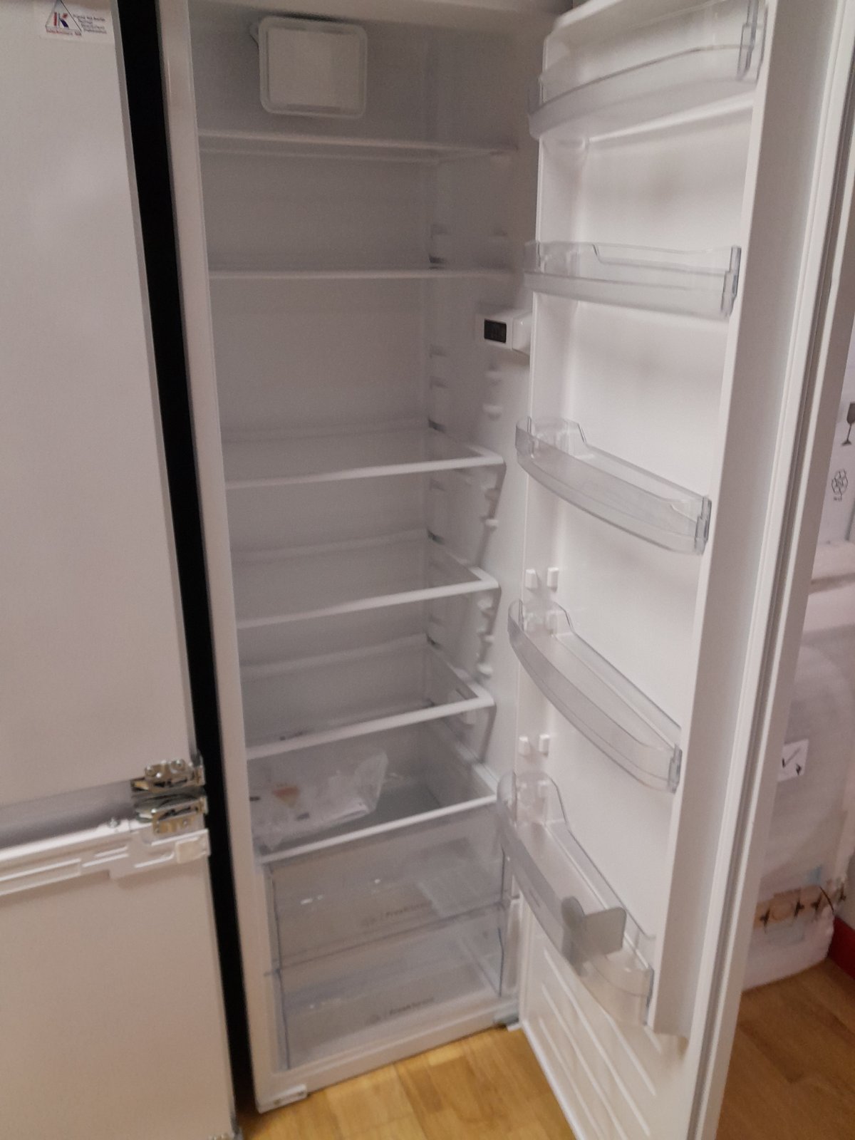 Ugradni frižider Indesit FZ5370 - Image 4