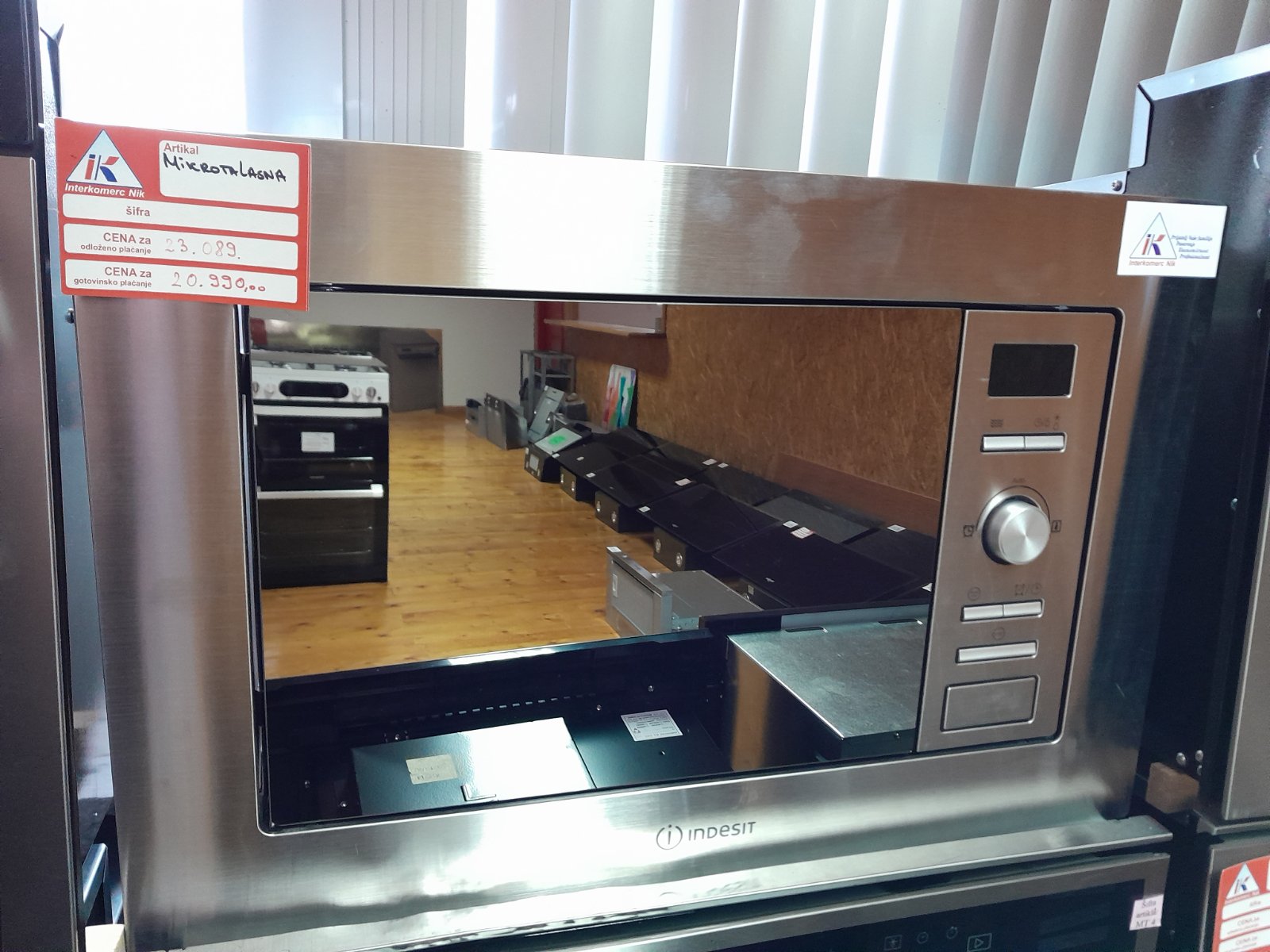 Ugradna mikrotalasna Indesit MT1603 - Image 2