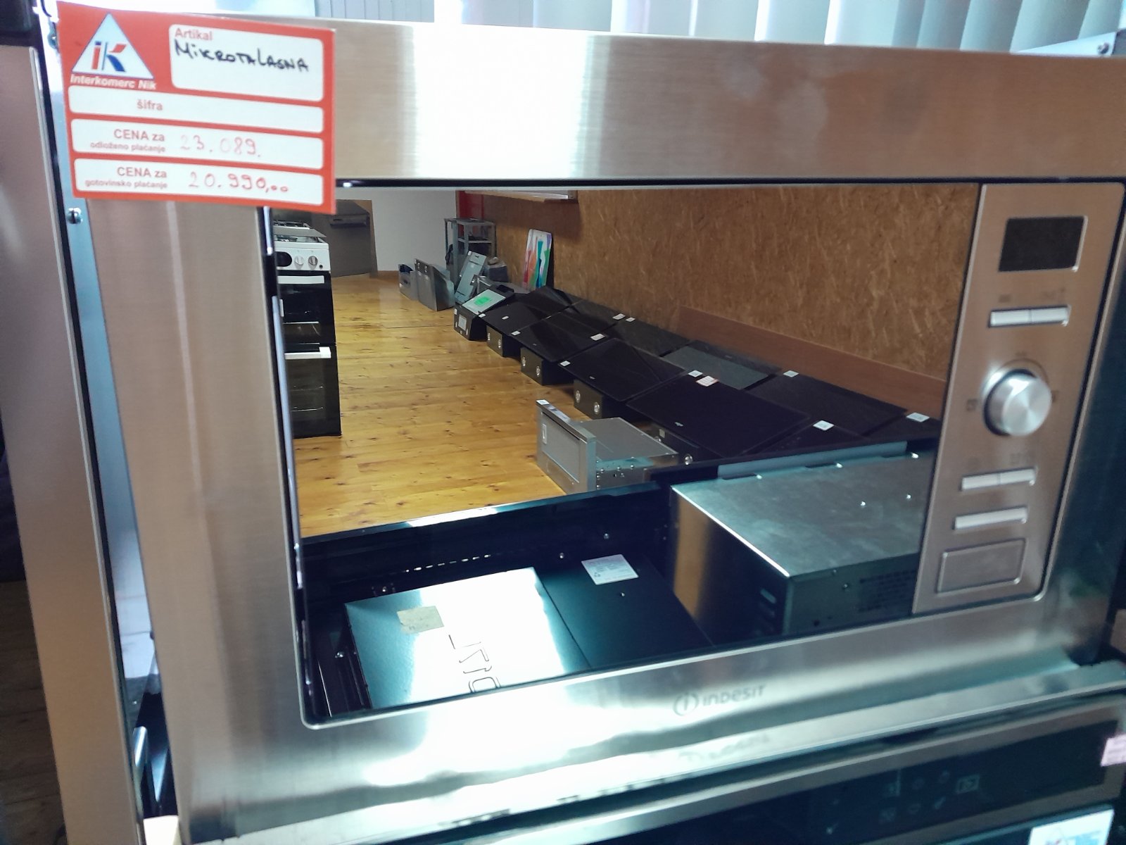 Ugradna mikrotalasna Indesit MT1603 - Image 3